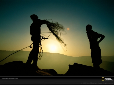 climbers-ertale-volcano-peter-979200-lw.jpg