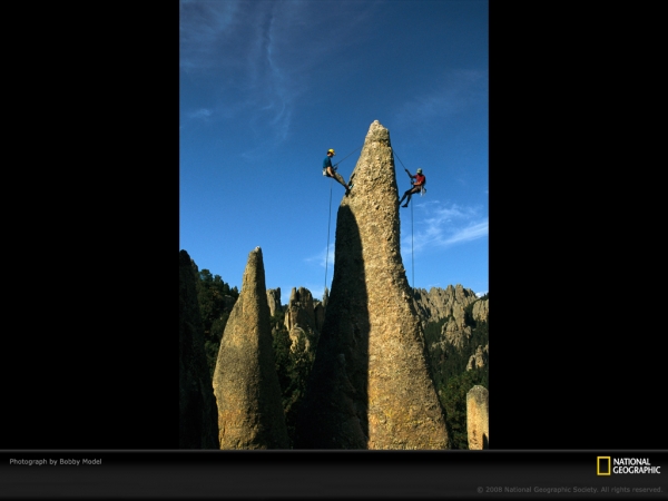 rock-climbers-model-968182-lw.jpg