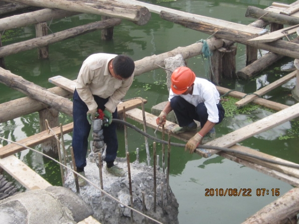 Ƭ 001.jpg