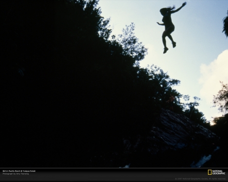 girl-jumping-water-723654-xl.jpg