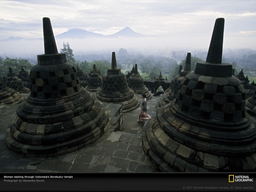 borobudur-temple-694327-lw.jpg