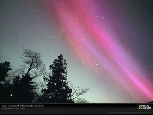 pink-aurora-borealis-maine-1042609-lw.jpg